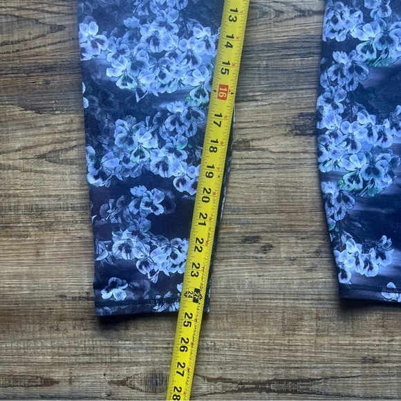Fabletics PowerHold Floral High Waist Leggings Women’s Activewear Size Small - Picture 5 of 7